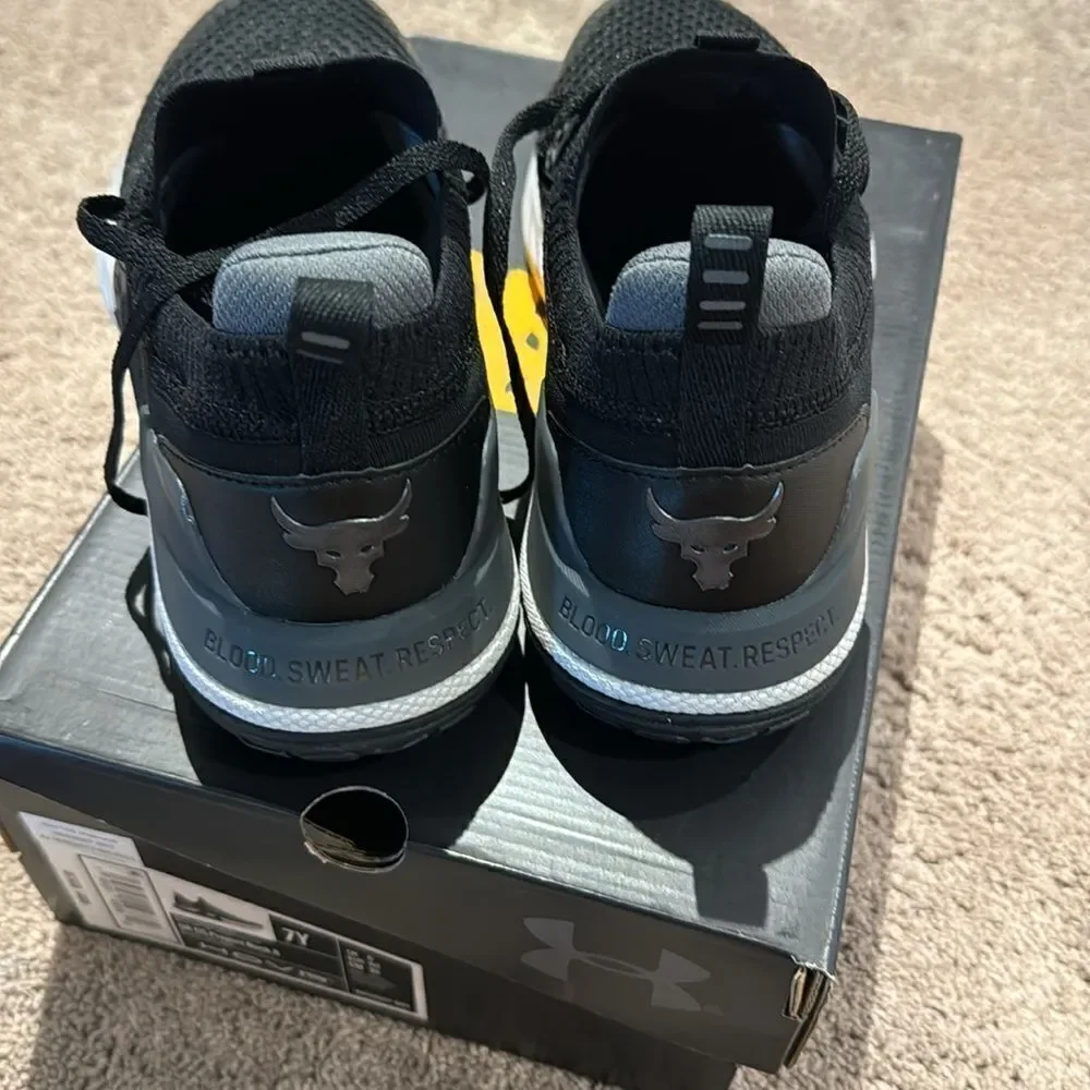 Under Armour project rock size 7 Y GS Project Rock 4 NIB